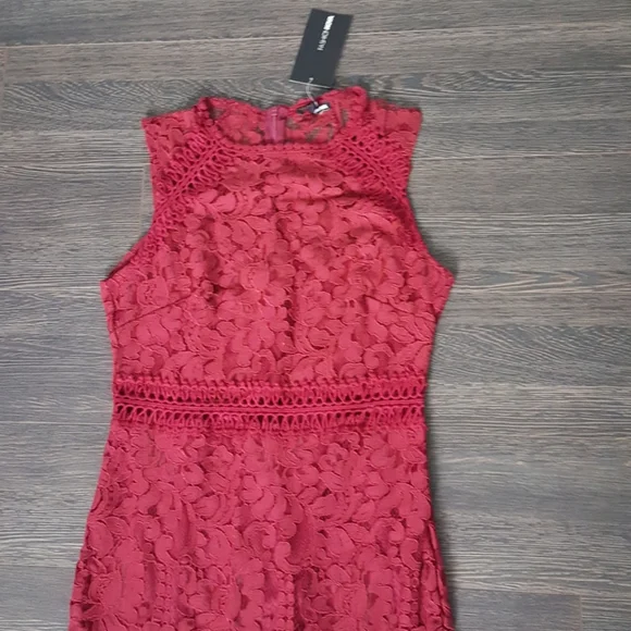 Fashion Nova Burgundy Lace dress - Picture 3 of 6